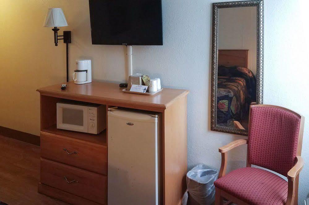 Rodeway Inn Asheville Ngoại thất bức ảnh